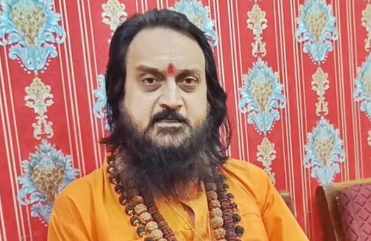 त्रिकाल नाम की शराब बिकी तो हमारा आक्रामक रूप दिखेगा : शैलेशानंद गिरी त्रिकाल नाम की शराब बिकी तो हमारा आक्रामक रूप दिखेगा : शैलेशानंद गिरी